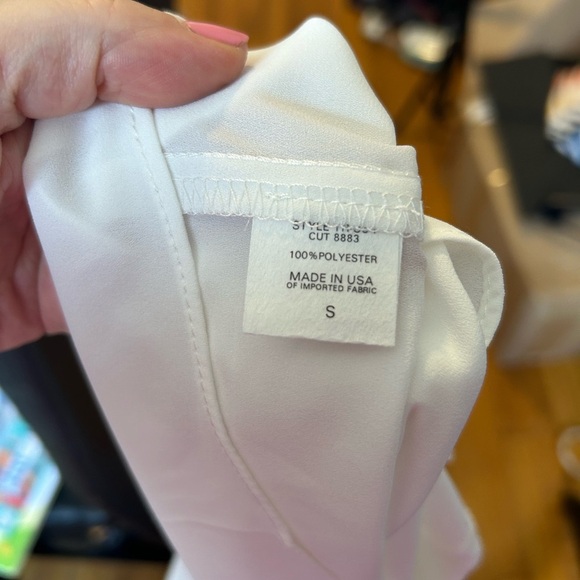 NWT Two eighty two Elegant White Dress with Cape Back - Picture 6 of 6